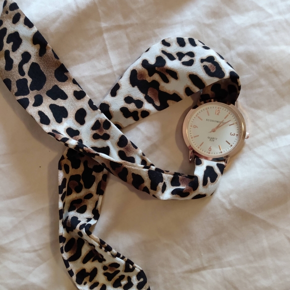New, Silk leopard print ladies watch. - Picture 2 of 6
